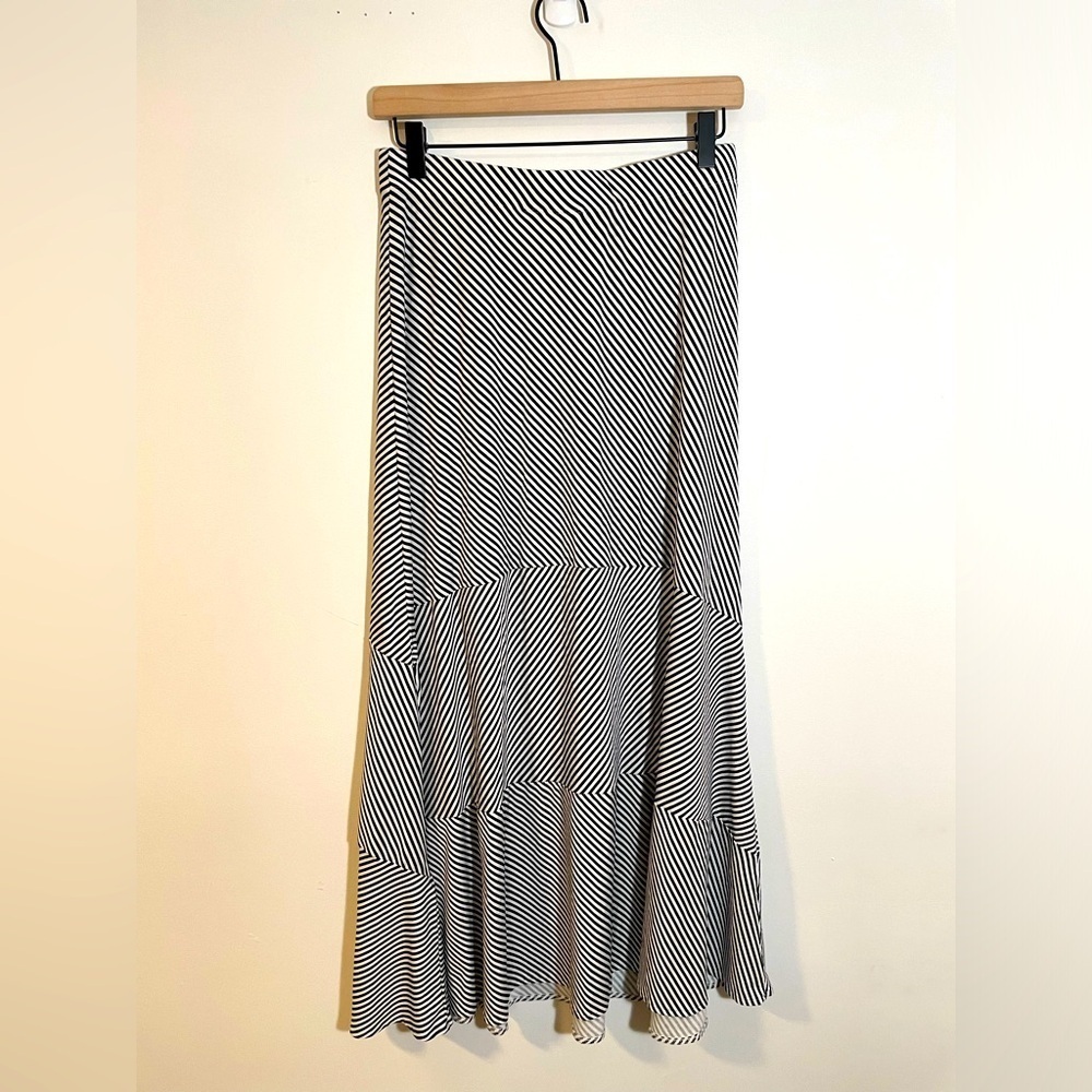 Chico’s Black & White Soft Knit Pull On Stretch Maxi Skirt Size 0 MSRP $89 EUC